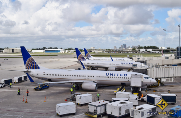 Boeing 737-924